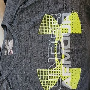 Boys under armor long sleeve shirt